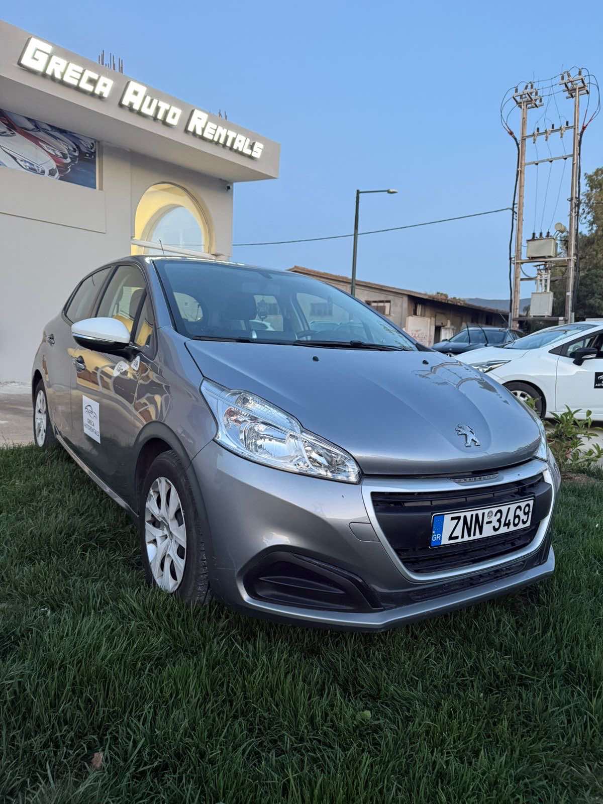 PEUGEOT 208